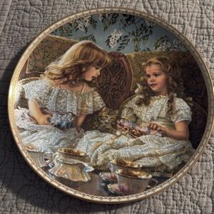 The Bradford Exchange Best Friends plate with COA!
